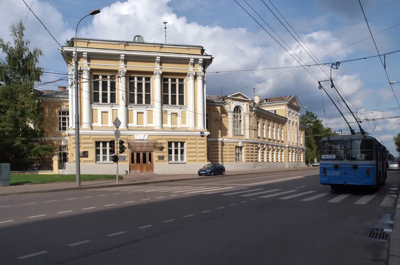 Исторический клинический корпус Сеченовского Университета на Большой Пироговской улице